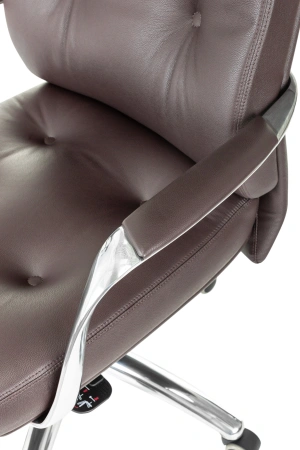 Кресло компьютерное Бюрократ DAO, кожа, коричневый Кресло компьютерное Бюрократ DAO, кожа, коричневый