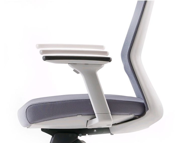 Кресло компьютерное Bestuhl J1, рама белая, голубой