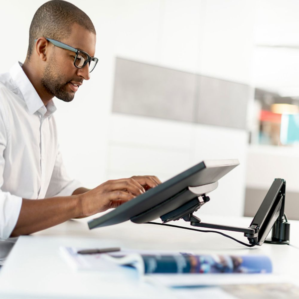 Кронштейн для монитора Novus Clu III C, черный