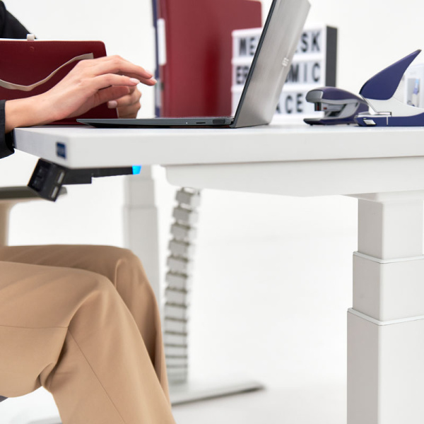 Стол подъемный WellDesk Flagman Bluetooth, (регулируемый по высоте каркас арт. 9042497 и столешница арт. 9031919) Стол подъемный WellDesk Flagman Bluetooth, (регулируемый по высоте каркас арт. 9042497 и столешница арт. 9031919)